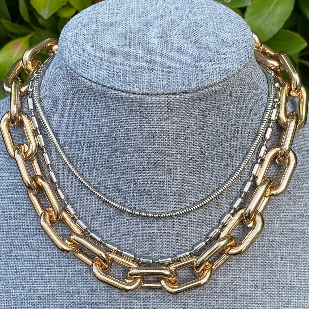Urban Outfitters (OU) Gold & Silver Mixed Media 3 Chain Layering Necklace NWT - Picture 4 of 8